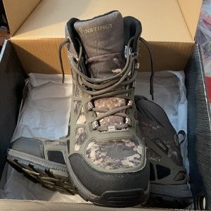 Cabelas instinct men’s hunting boots in 02” octane